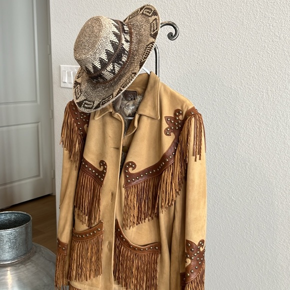 Hat only . Latin style, however, you could make it your own. - Picture 2 of 5